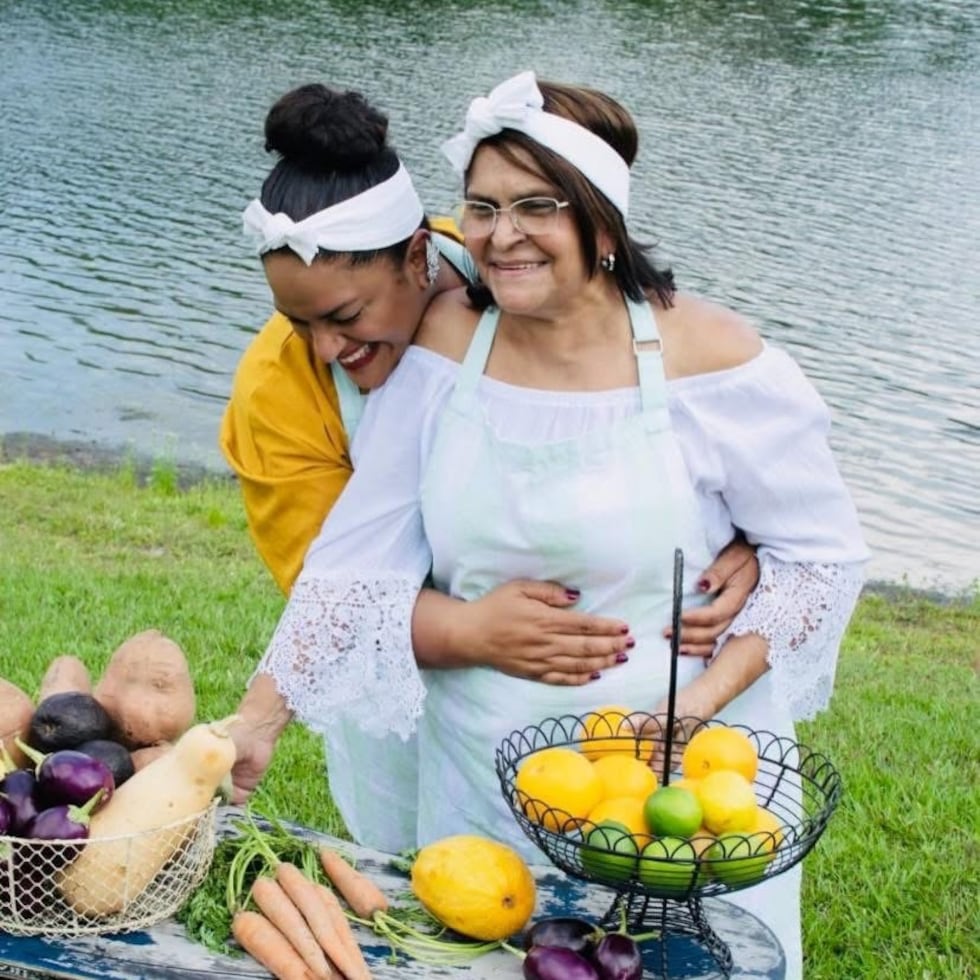 Chef Noelian Ortiz junto a su madre, Noemi Cardona.