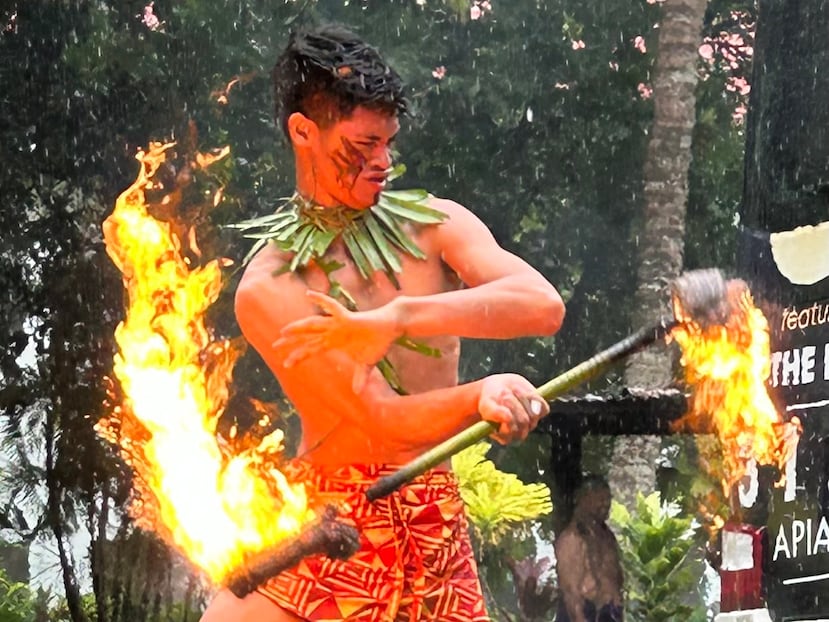 Baile con fuego en la isla de Samoa, en el océano Pacífico. (Foto: Georgina Cruz)