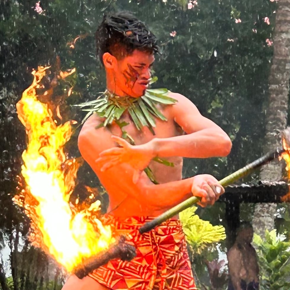 Baile con fuego en la isla de Samoa, en el océano Pacífico. (Foto: Georgina Cruz)