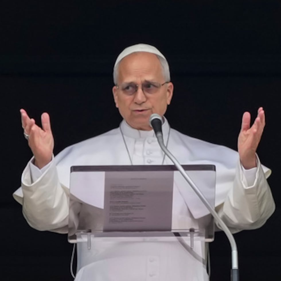 León no citó a Estados Unidos ni a Israel por su nombre en sus comentarios al final de su bendición del domingo al mediodía.