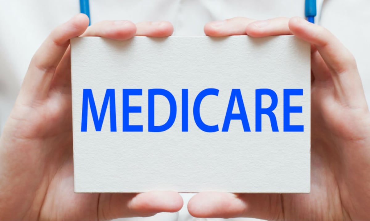González cuestiona regla de CMS que reduciría pagos a médicos bajo Medicare en Puerto Rico