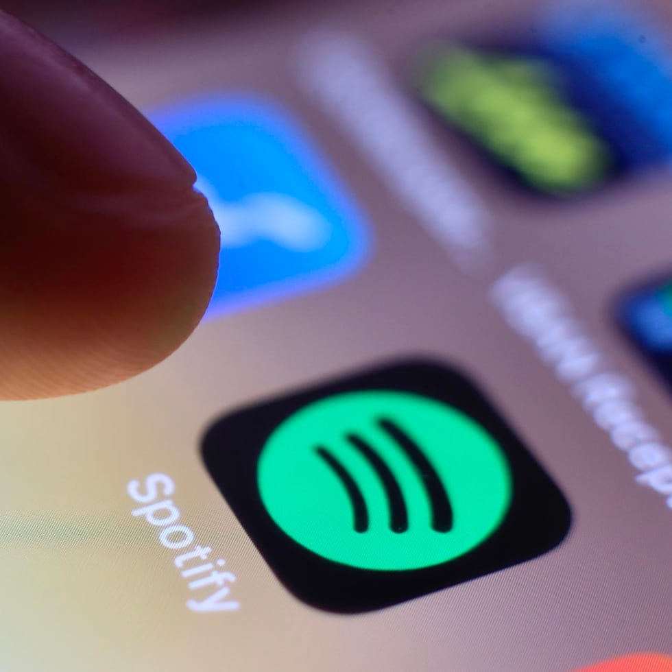 Spotify lanza una nueva etiqueta para identificar las identidades de artistas generadas por inteligencia artificial.