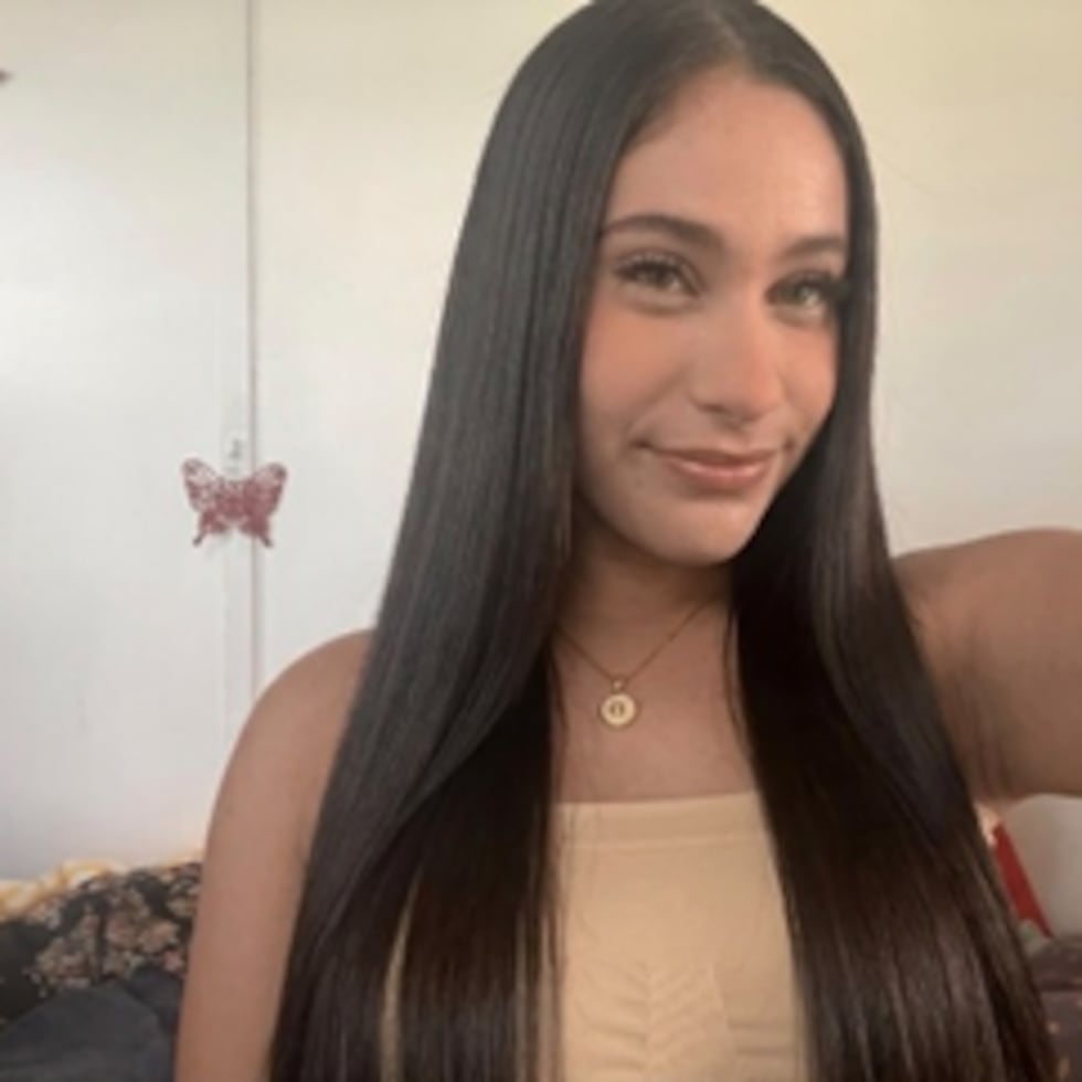La Policía suministró fotografías de Dalmari Rosado, de 16 años.