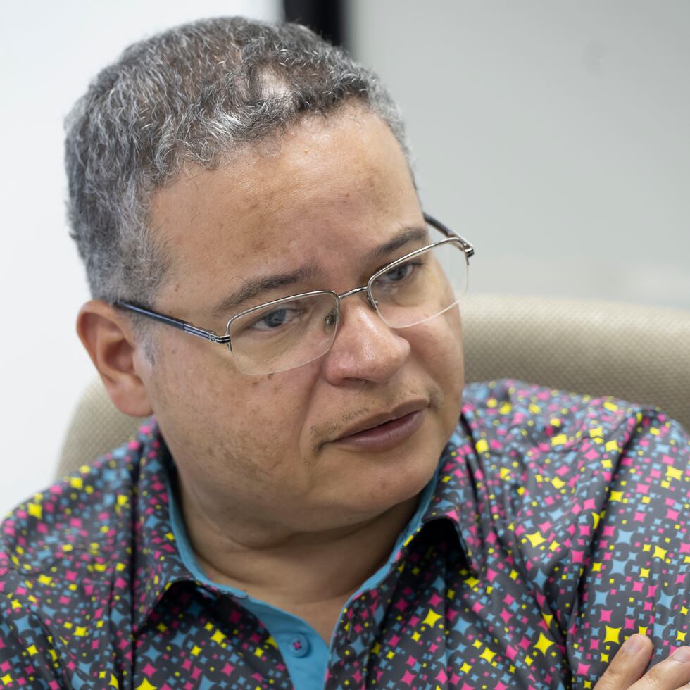 El secretario de Salud, Víctor Ramos, insistió en defender la contratación de XUVO Technologies.