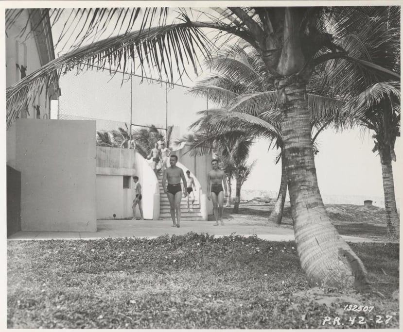 También se construyó dentro de los terrenos de Fort Brooke una de las piscinas más modernas en ese entonces.