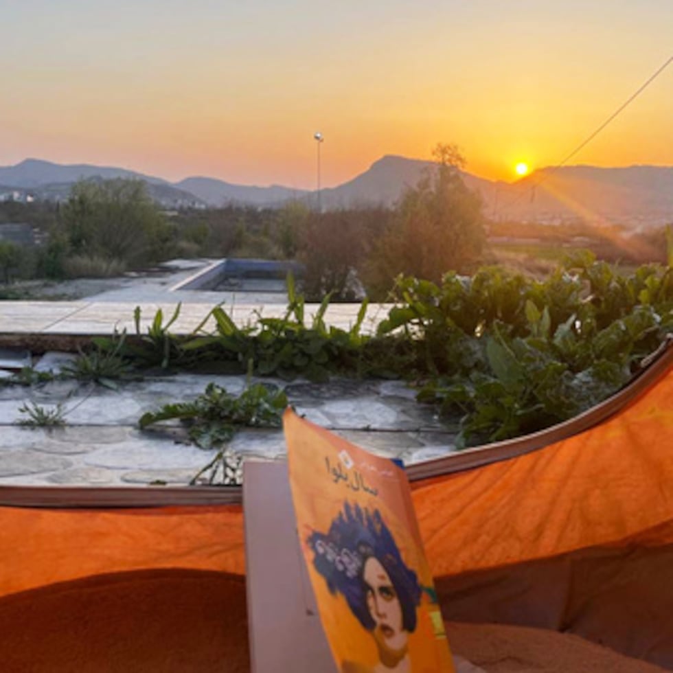 Esta foto facilitada por una abogada iraní que no quiso ser identificada, muestra el patio trasero de su granja.