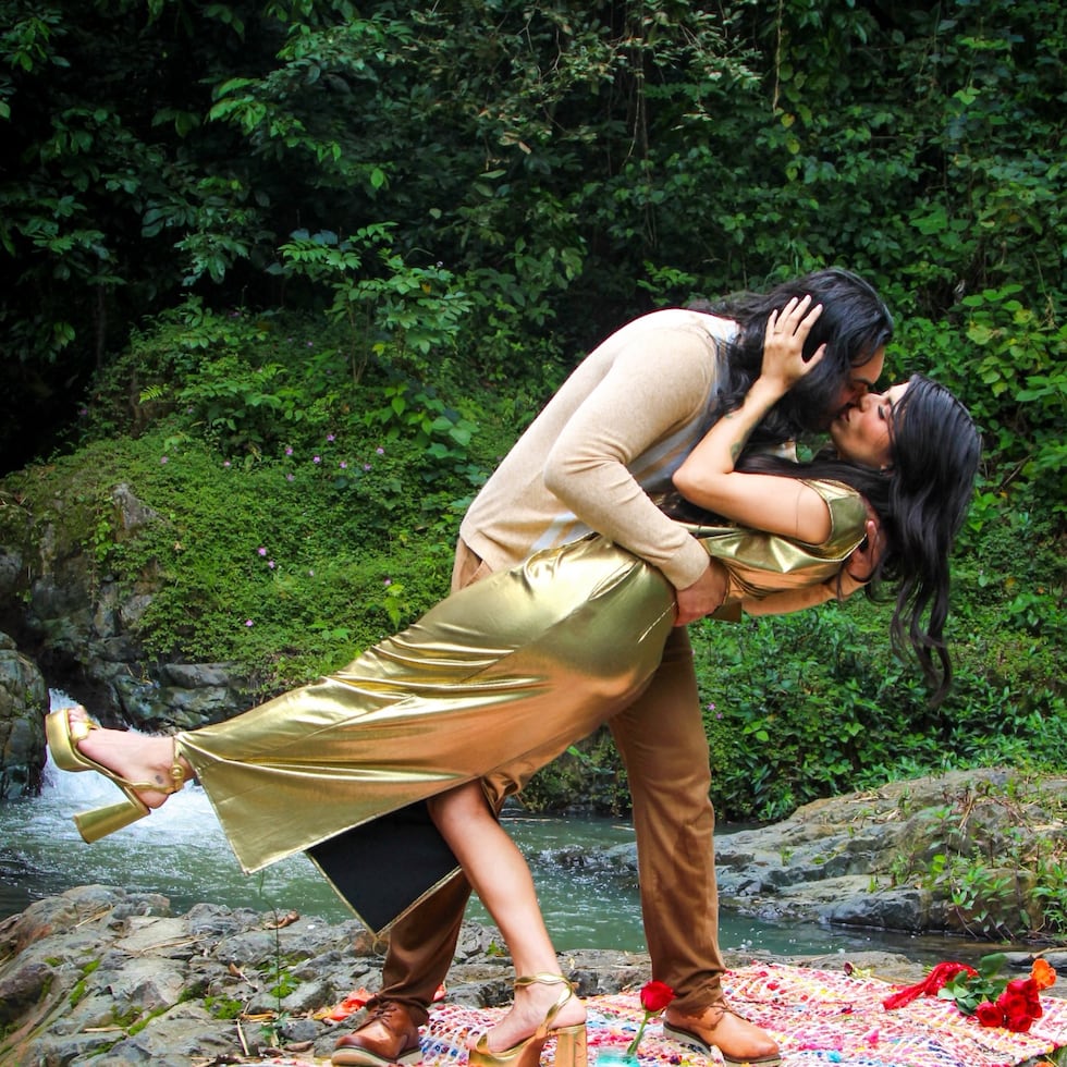 Natalia Lugo se comprometió con el músico Alejandro Matías.