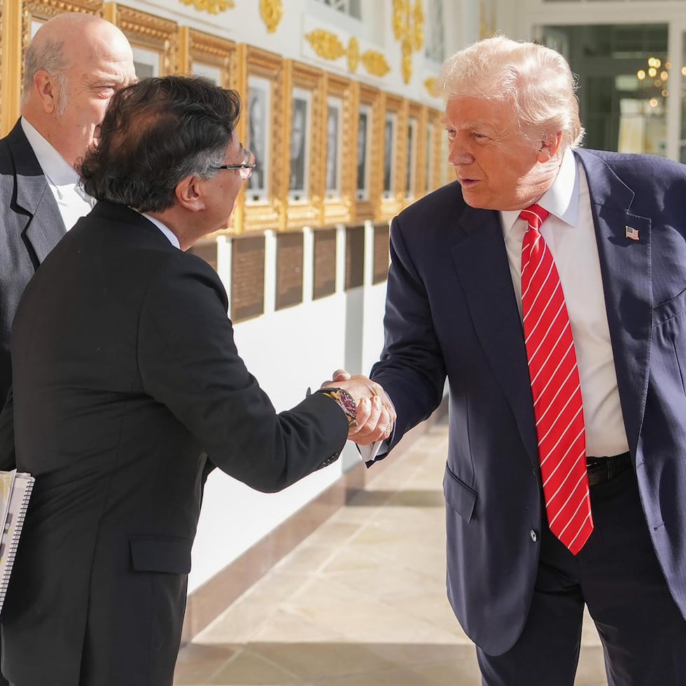 Así fue el momento del saludo entre ambos presidentes.