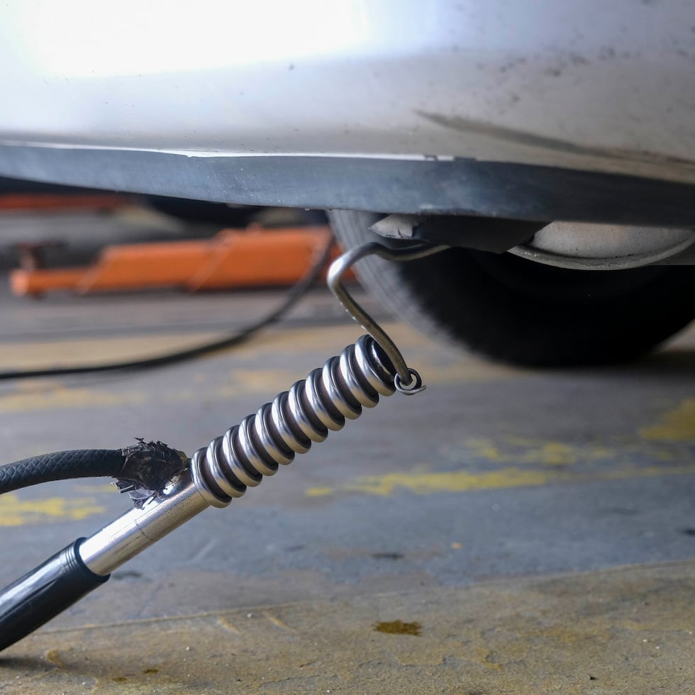 At the moment, there are only 20 inspectors to oversee the inspection centers throughout the island, according to DTOP.