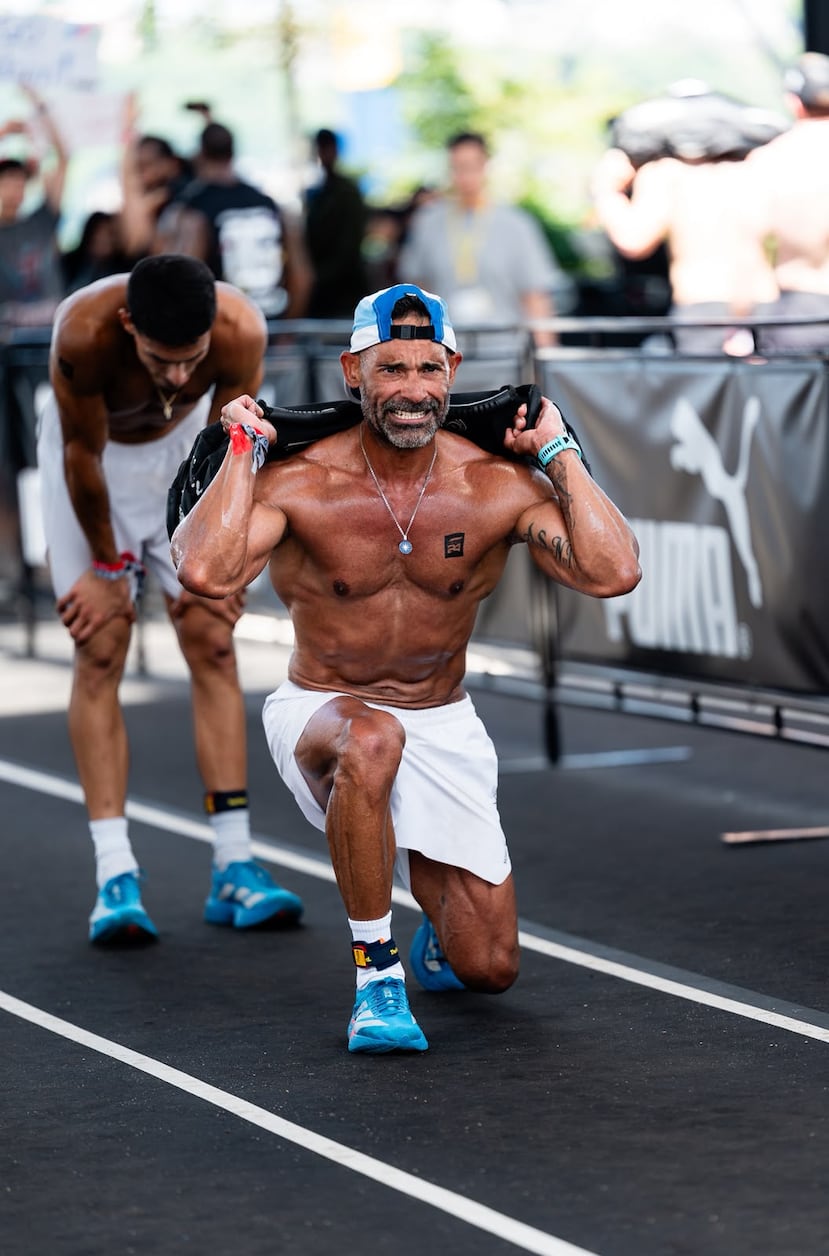 Junto a Xander Pabón, el Dr. Pabón registró un tiempo de 1:05:46 en la categoría de dobles masculinos, estableciendo un nuevo récord personal.