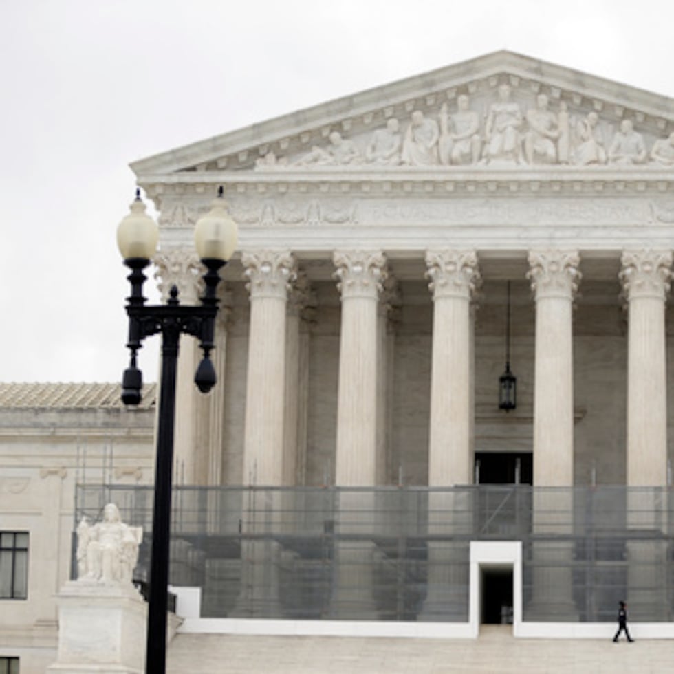 Los jueces conservadores que forman la mayoría del tribunal se mostraron rotundamente escépticos ante el argumento del Estado, cuestionando si Hawaii podría dictar normas similares que restringieran los derechos de libertad de expresión de la Primera Enmienda en una propiedad privada.