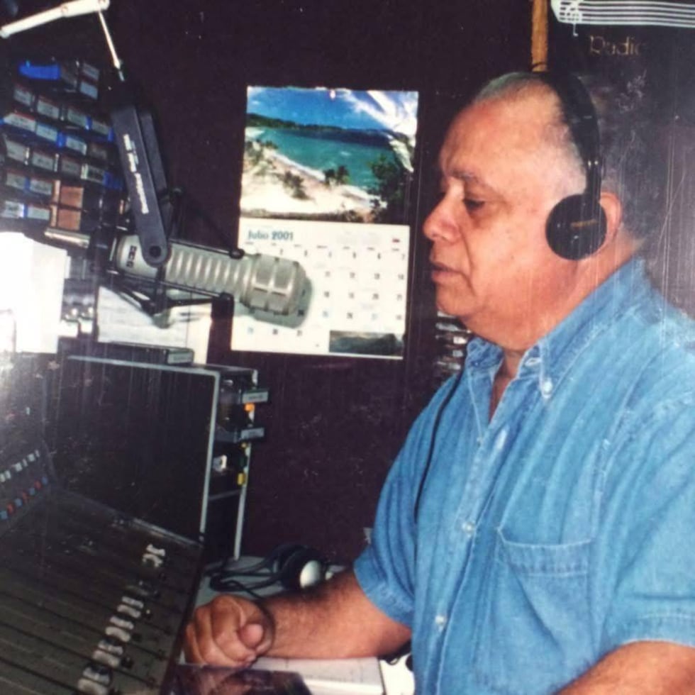 El locutor José Manuel Rodríguez acompaño a varias generaciones de puertorriqueños a través de su icónico programa "Canciones inolvidables".