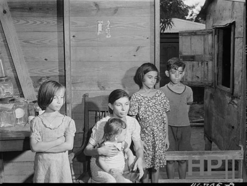 Familia puertorriqueña en Bayamón, en 1944.