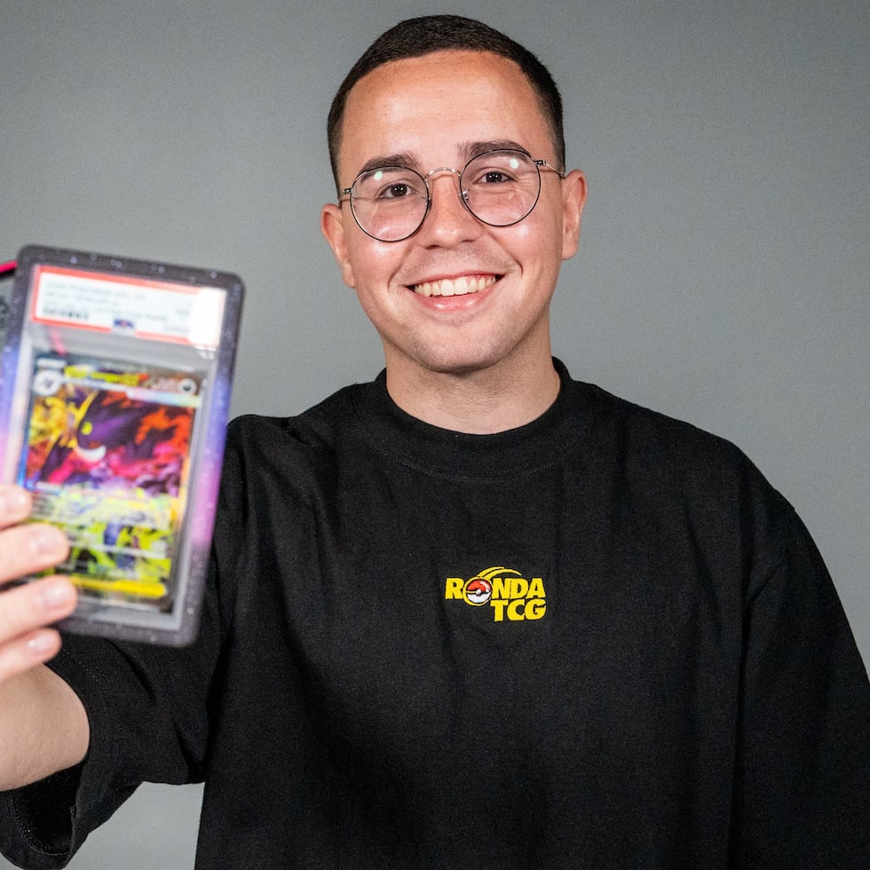 Gustavo Ronda, 28, never imagined that he would go from being an ordinary collector to becoming one of the most well-known Pokémon sellers and content creators in Puerto Rico.