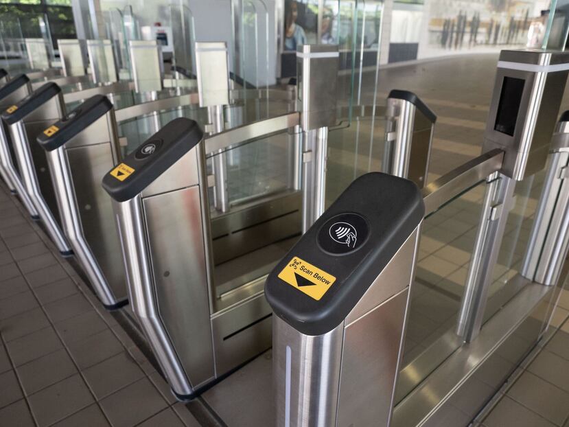 The installation of the new access and ticket machines for the Urban ...