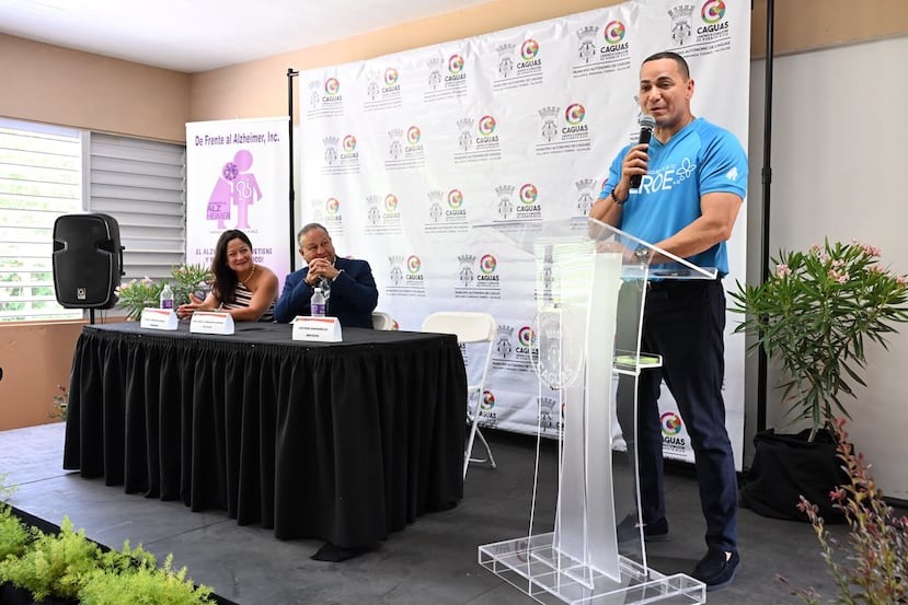 Víctor Manuelle durante la apertura del centro de cuidado en Caguas.
