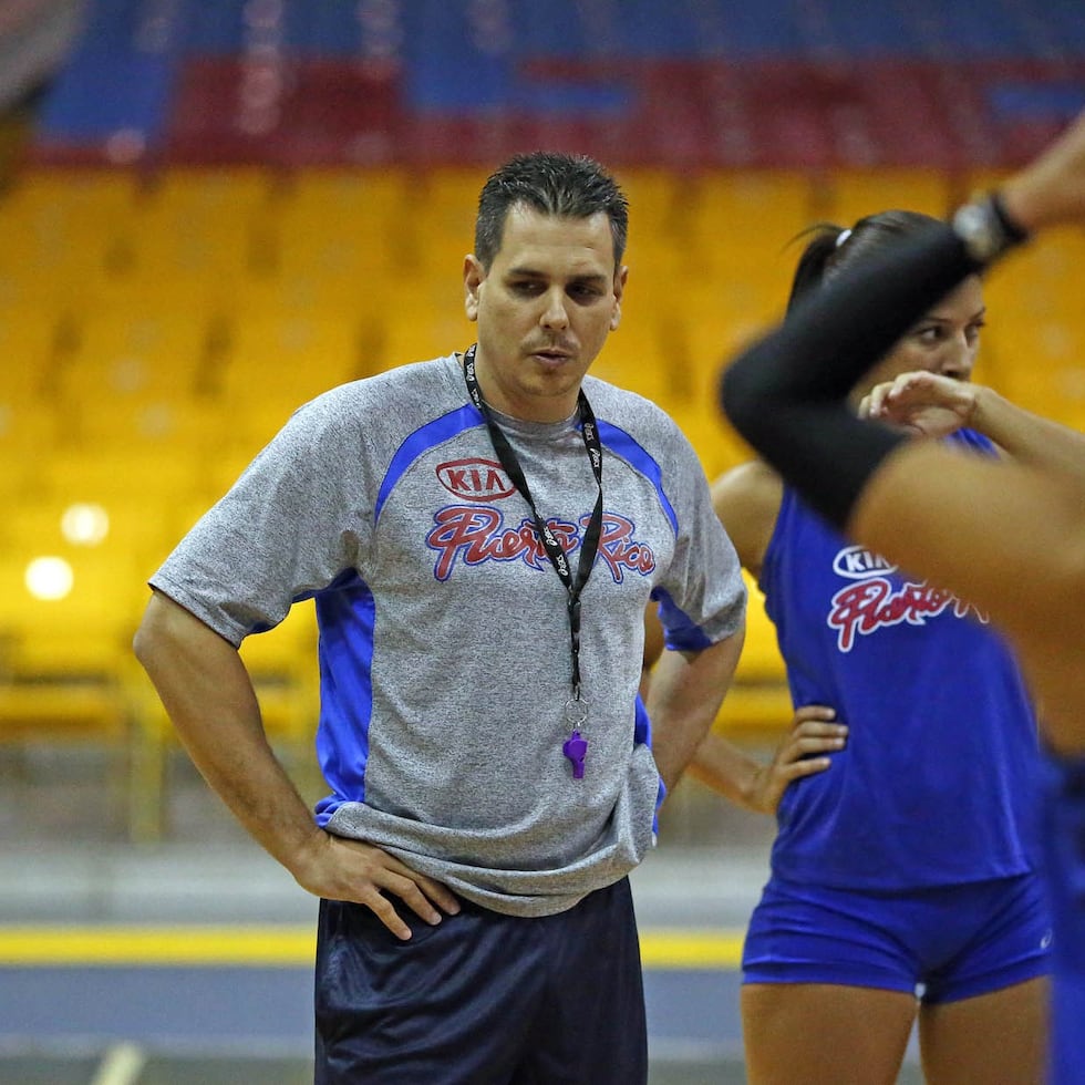 José Mieles tiene experiencia dirigiendo a la selección femenina.