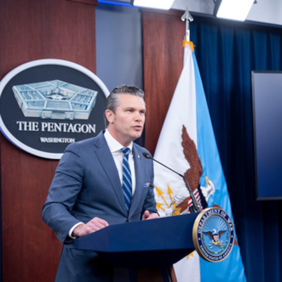 El secretario de Defensa, Pete Hegseth, ha evitado las preguntas públicas de los legisladores sobre la guerra.