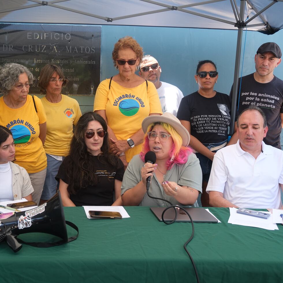 El Colectivo Una Sola Lucha está compuesto por más de una decena de organizaciones, entre ellas, Toabajeños en Defensa del Ambiente, Sierra Club Puerto Rico, Comité Diálogo Ambiental, Amigxs del M.A.R., Vínculo Animal y Casa Vegana.
