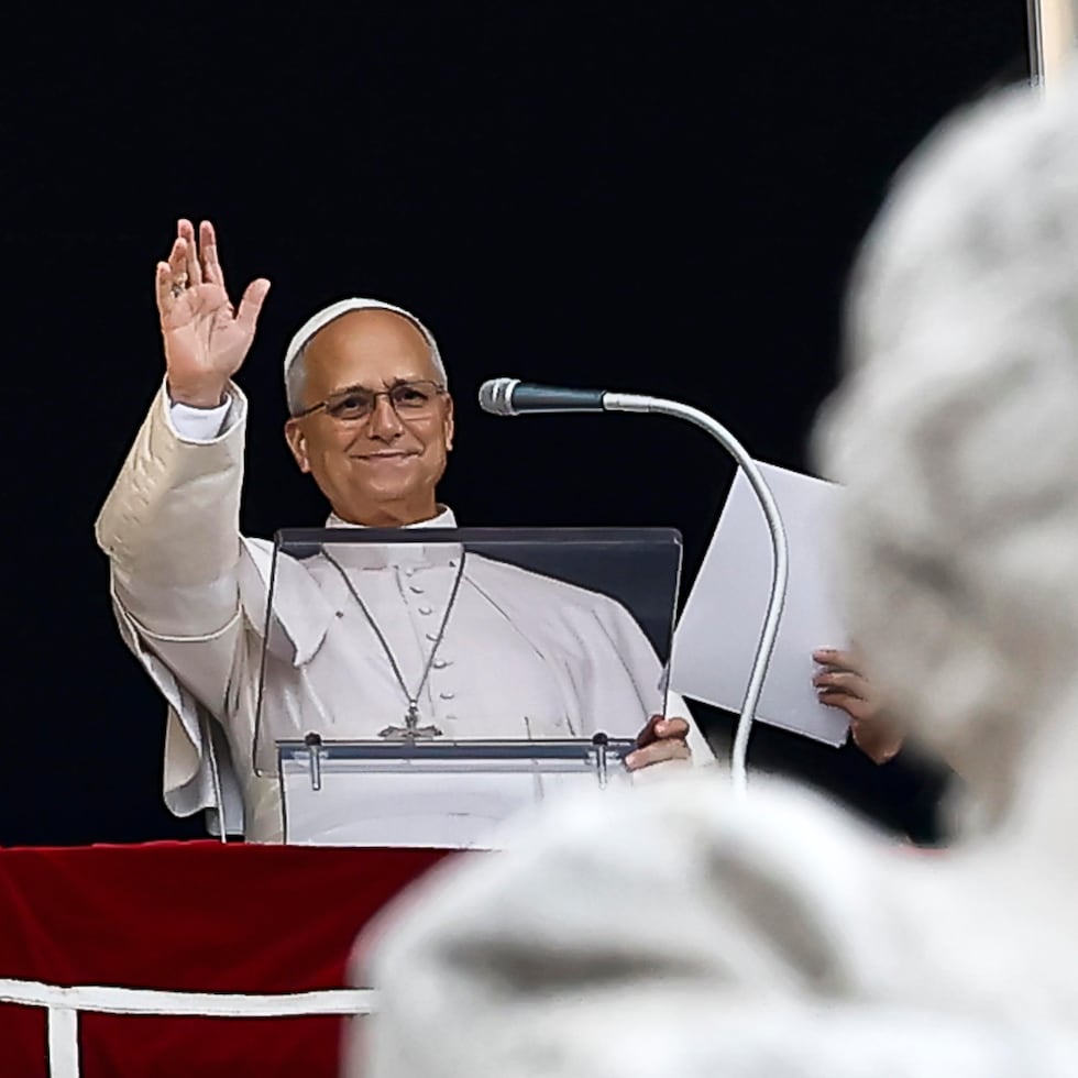 Imagen del papa durante el rezo del ángelus el pasado 18 de octubre, un día después de recibir el alta hospitalaria.