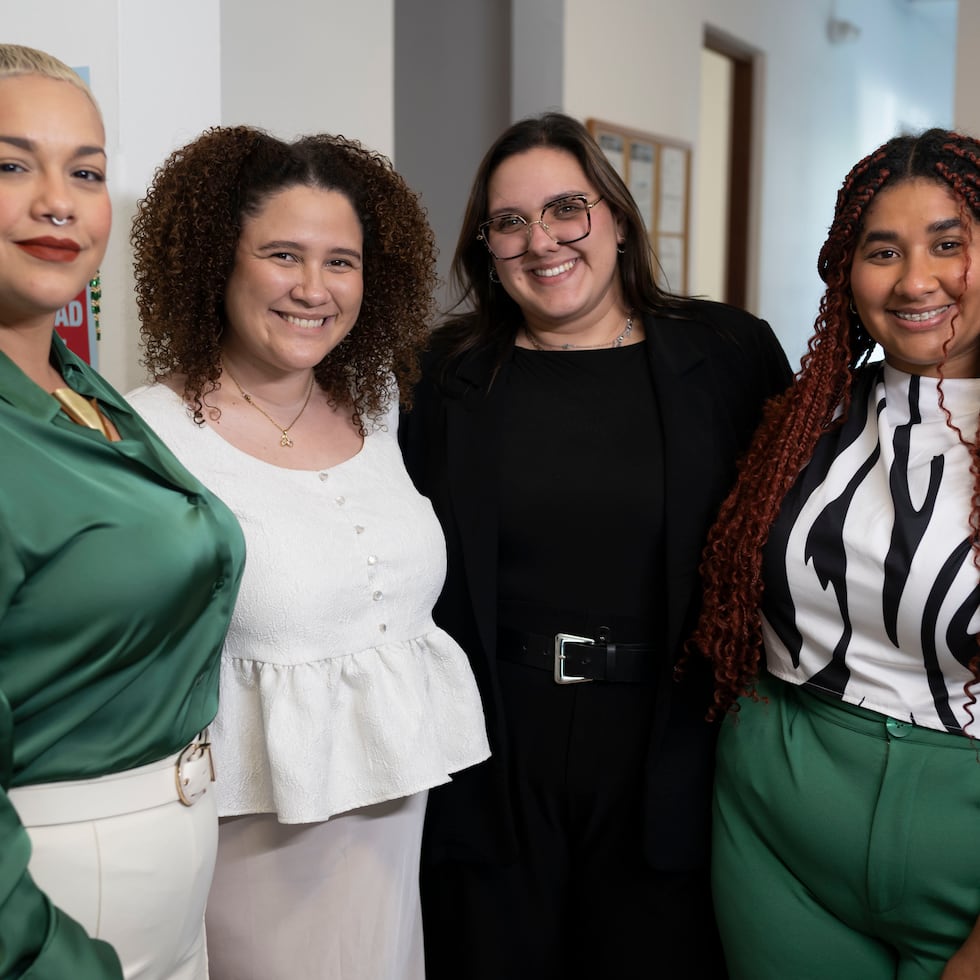 Suzette Álvarez, coordinadora general de Ce-Transforma, junto a la trabajadora social Alondra de Jesús Román; Alexa Ríos López, coordinadora de programas; y la trabajadora social Emileika Marrero Álamo.