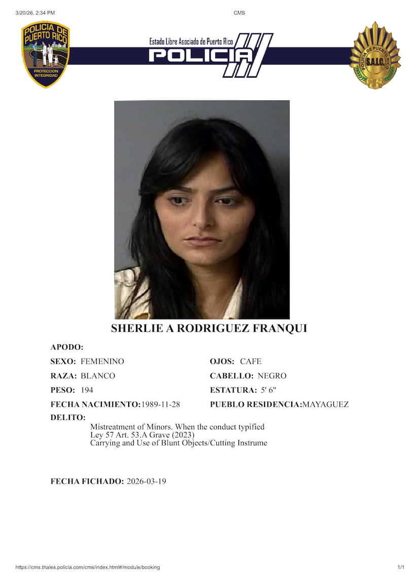 La fiscal Brittney Vázquez radicó contra Sherlie A. Rodríguez Franqui, de 35 años y residente del mismo municipio, cargos por maltrato a menor en modalidad grave, estrangulamiento, sofocación o asfixie posicional, y por posesión y uso de arma blanca.