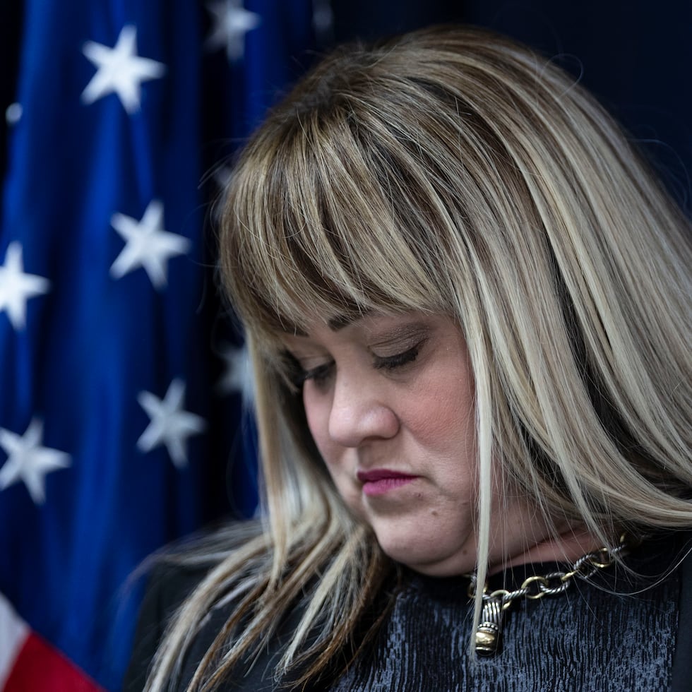 Un permiso único del centro de inspección de marbetes en Yabucoa señalado por irregularidades identifica como propietaria a la secretaria de la Vivienda, Ciary Pérez Peña.