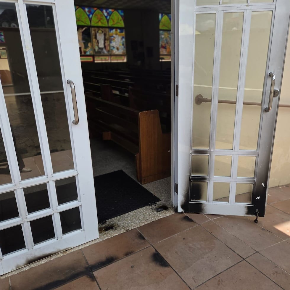 Así luce la fachada tras el incendio.