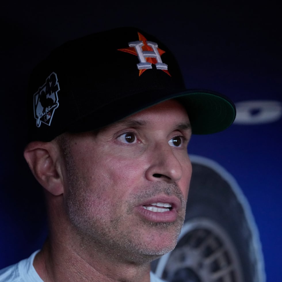 El dirigente de los Astros, Josué Espada, no estuvo este domingo en el camerino de Houston, que cerraba una serie de tres partidos ante los Athletics.