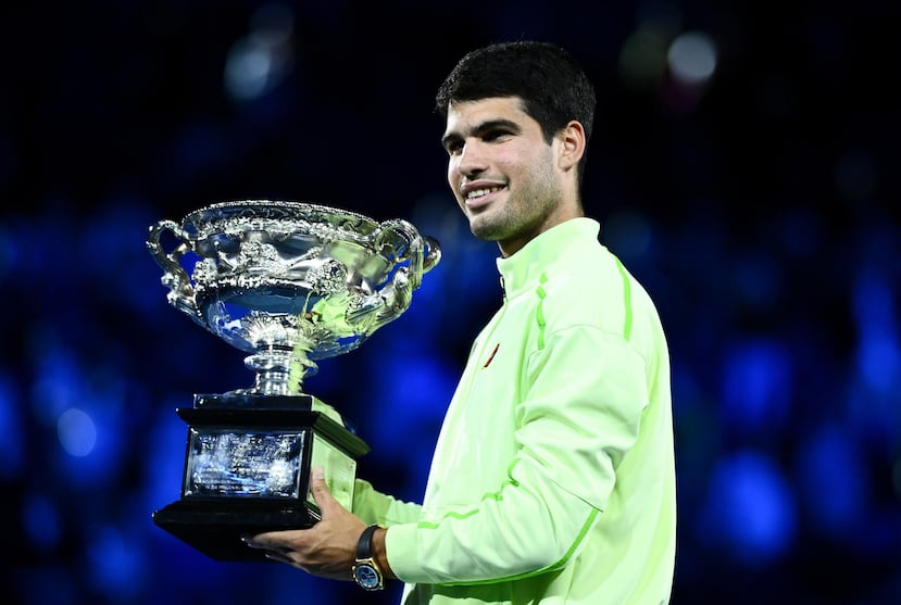 A sus 22 años, Carlos Alcaraz se convirtió en el tenista más joven en lograr el "Grand Slam de carrera", que consiste en ganar los campeonatos de los cuatro torneos más importantes del tenis mundial.