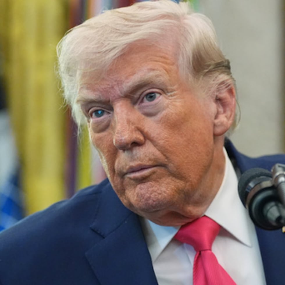 Trump dijo la semana pasada, mientras se reunía con el primer ministro irlandés Micheál Martin en el Despacho Oval, que iría a China dentro de cinco o seis semanas en lugar de a finales de mes.