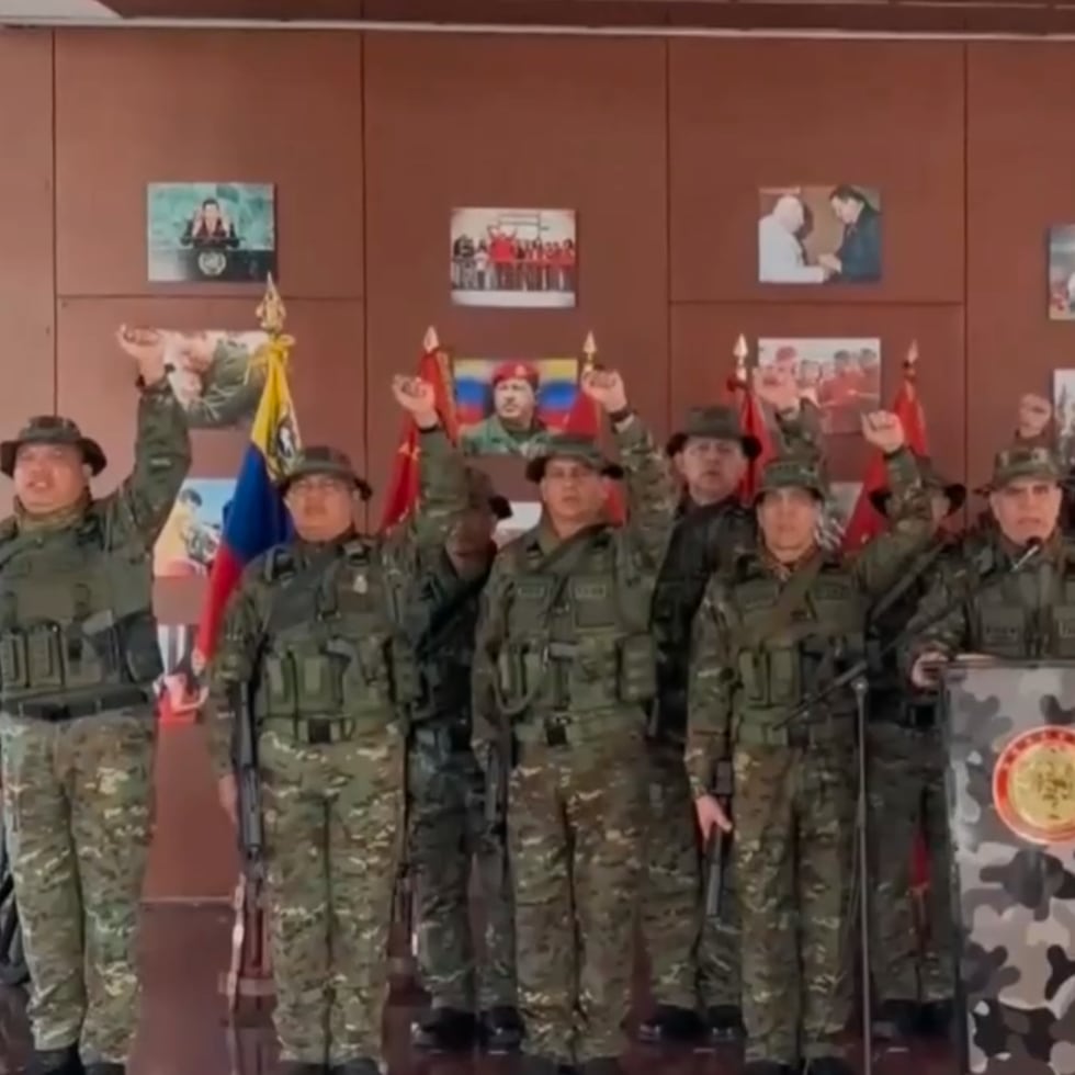 Oficiales del ejército expresan su respaldo a Delcy Rodríguez como presidenta encargada de Venezuela.