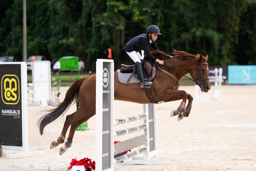Jinetes de 7 años en adelante participaron de la Gala Navideña 2025 de la Federación Ecuestre de Puerto Rico, en Bayamón.