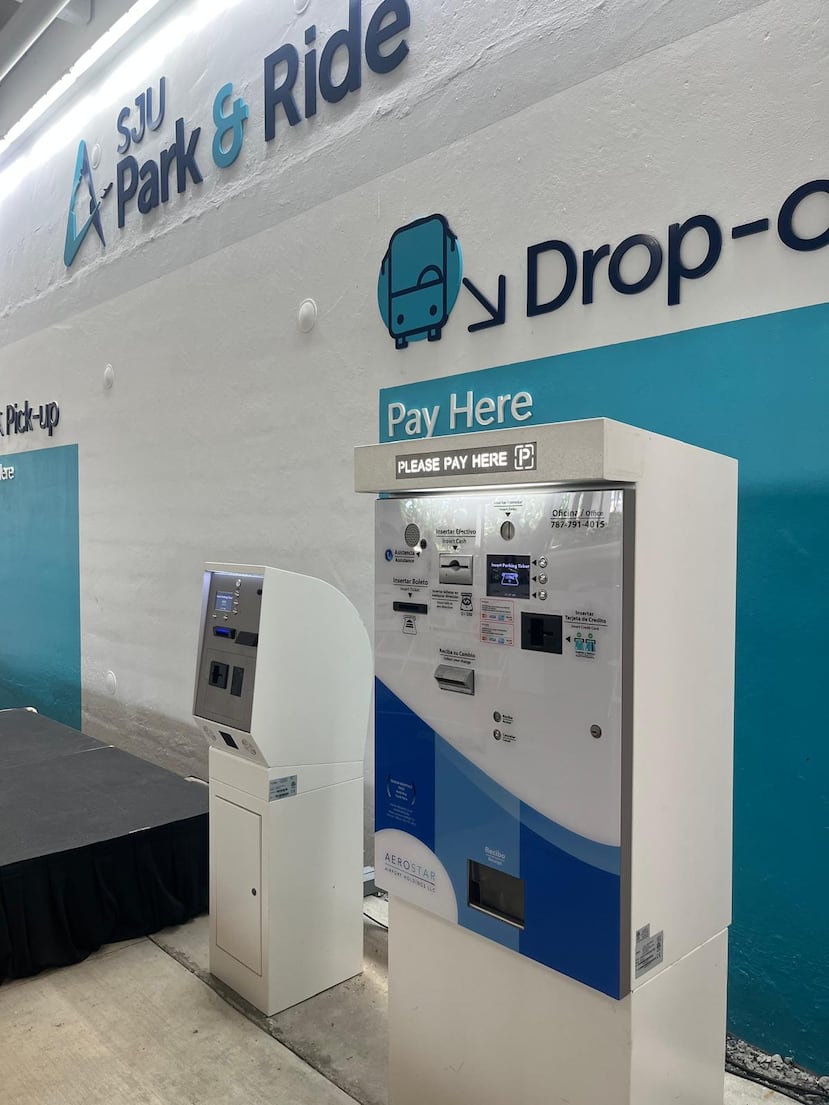 Una de las estaciones de pago en el estacionamiento del Mall of San Juan.