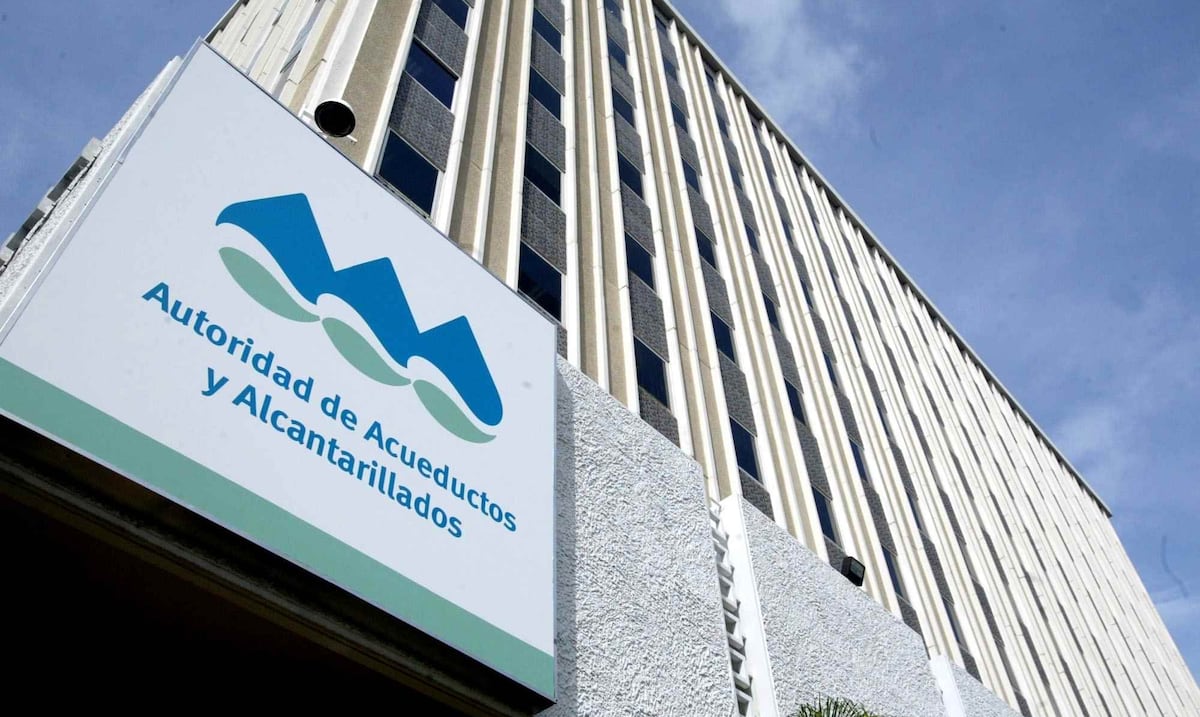 Renuncian dos ejecutivos de la AAA en medio de crisis por sequía y racionamientos