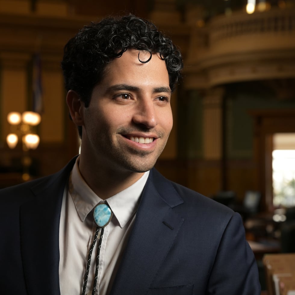 El ahora candidato al Congreso es abogado - graduado de la Escuela de Derecho de la Universidad de Yale-, y economista.