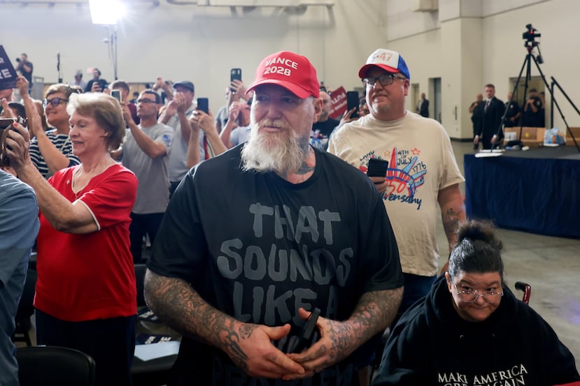 Los asistentes escuchan al vicepresidente JD Vance durante un mitin de mitad de mandato del Comité Nacional Republicano en el Mid-America Center, el viernes 18 de septiembre de 2026, en Council Bluffs, Iowa. (Anna Moneymaker/Foto de grupo de prensa vía AP)
