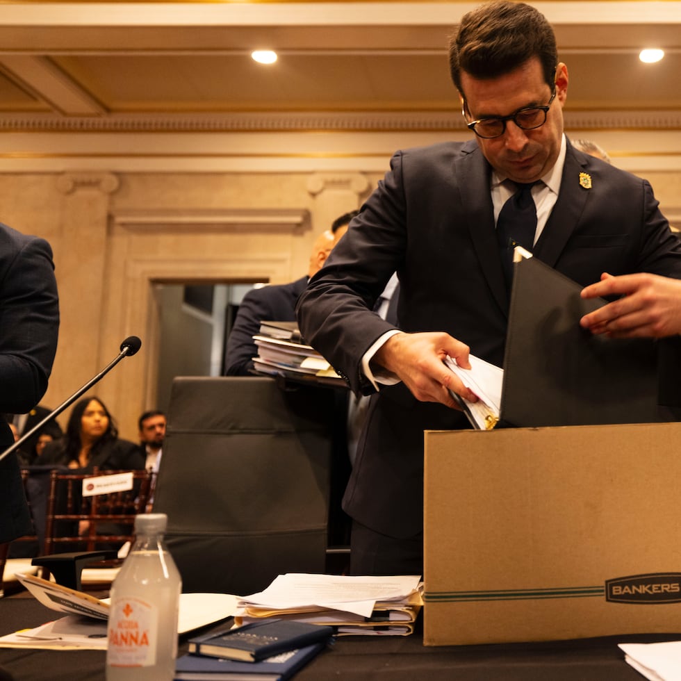 Mario Negrón Portillo, a retired professor from the same graduate school, said it was not clear after Domenech’s answers whether he still owns Politank despite the sale.