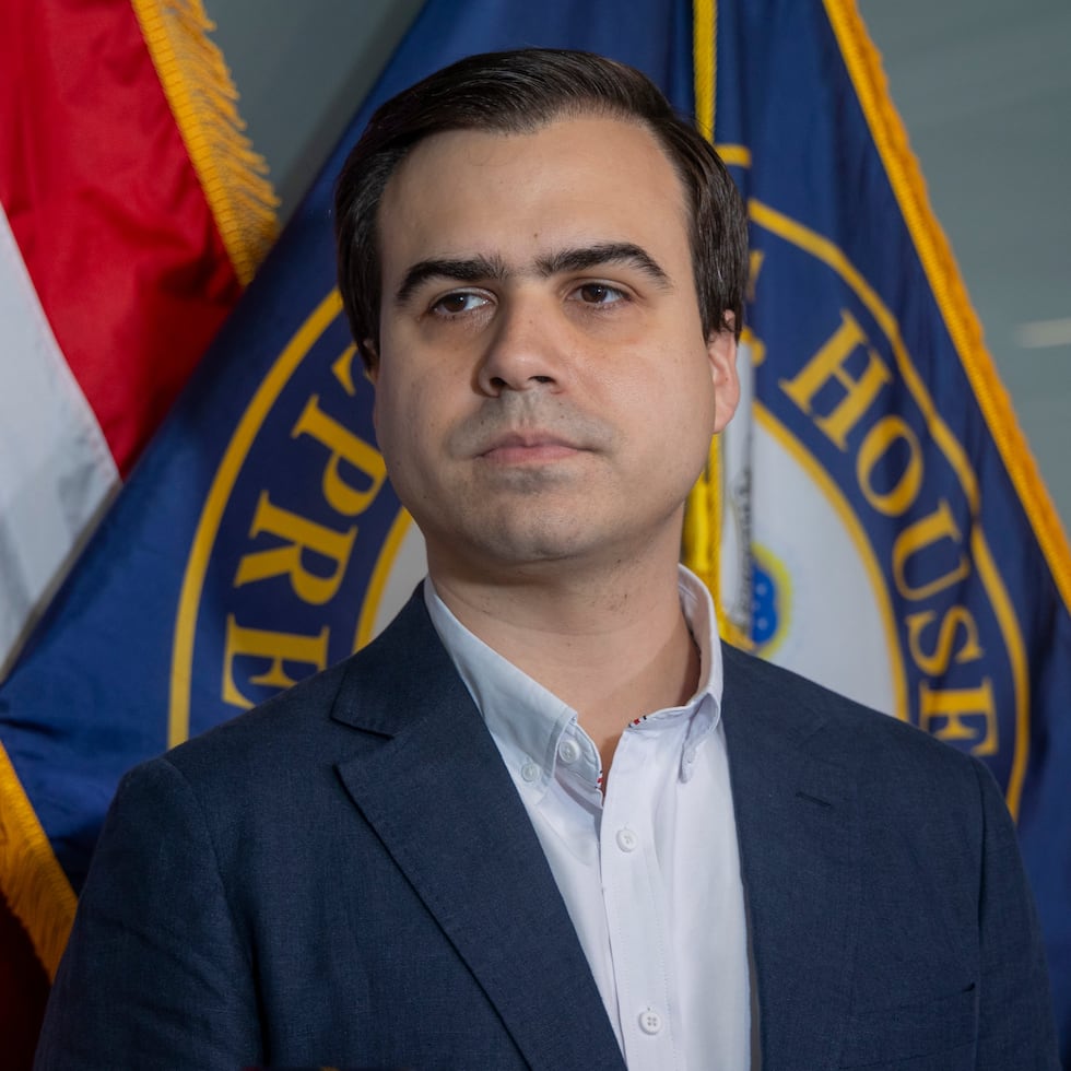 El comisionado residente en Washington, Pablo José Hernández.