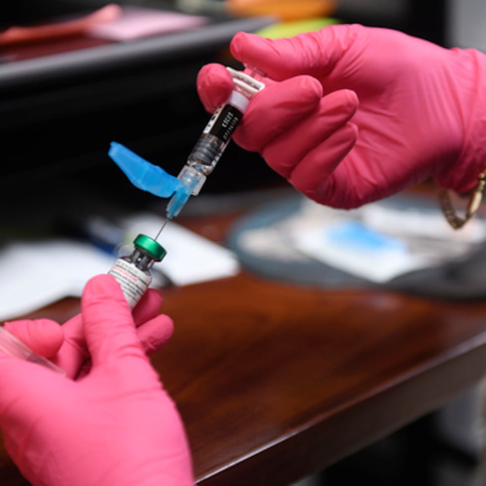 Una vacuna contra el sarampión, las paperas y la rubéola en el Departamento de Salud del Condado de Andrews en Texas.