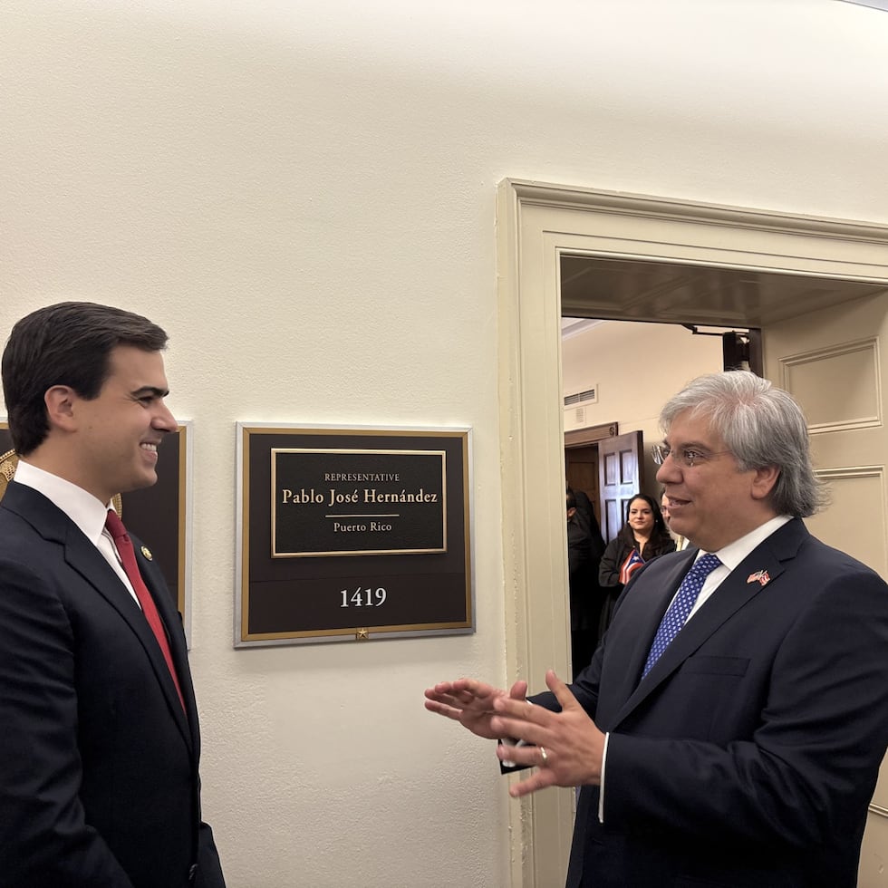 El comisionado Pablo José Hernández y su entonces jefe de Gabinete, Max Trujillo.
