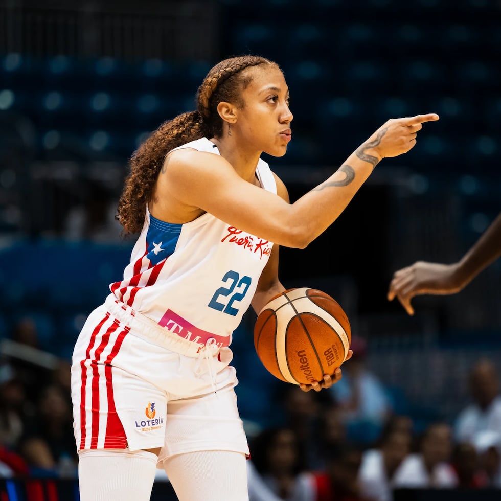 Arella Guirantes regresó a cancha por Puerto Rico contra Senegal.