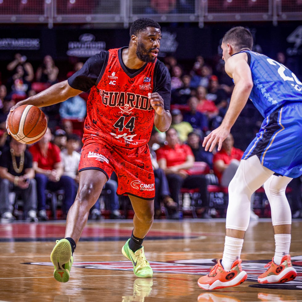 Emmanuel Mudiay, actual Jugador Más Valioso del BSN, en acción durante el partido ante los Vaqueros de Bayamón.