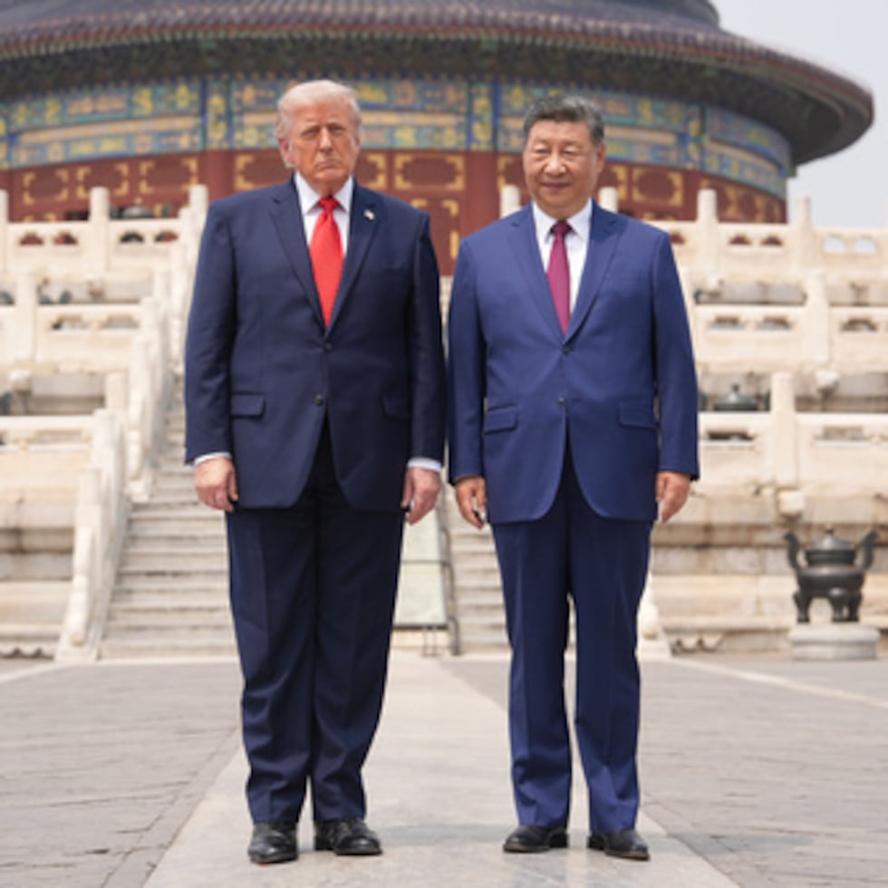 El presidente de Estados Unidos, Donald Trump, y el de China, Xi Jinping, posan ante el Templo del Cielo.