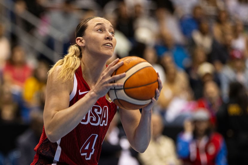 Paige Bueckers lideró la ofensiva de Estados Unidos con 16 tantos.