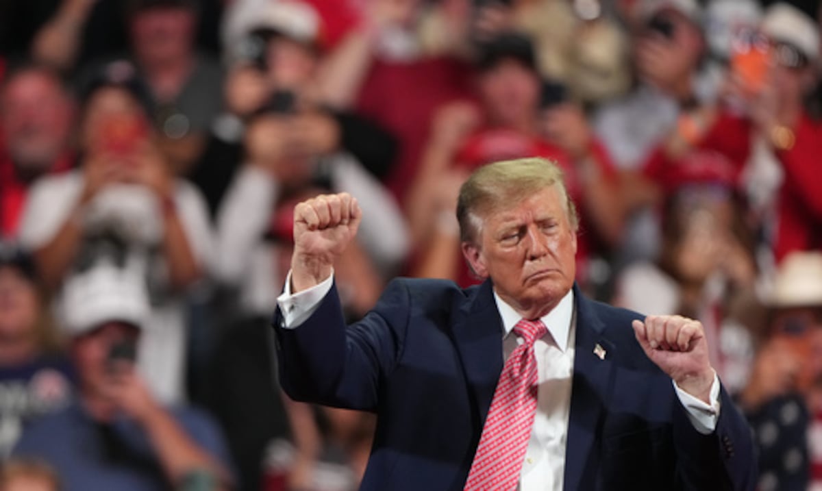 Corrupción y enriquecimiento de Trump lideran preocupaciones electorales en EE.UU., según encuestas