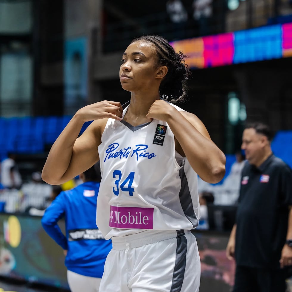 Imani McGee-Stafford aportó 12 puntos, 14 rebotes y tres asistencias.
