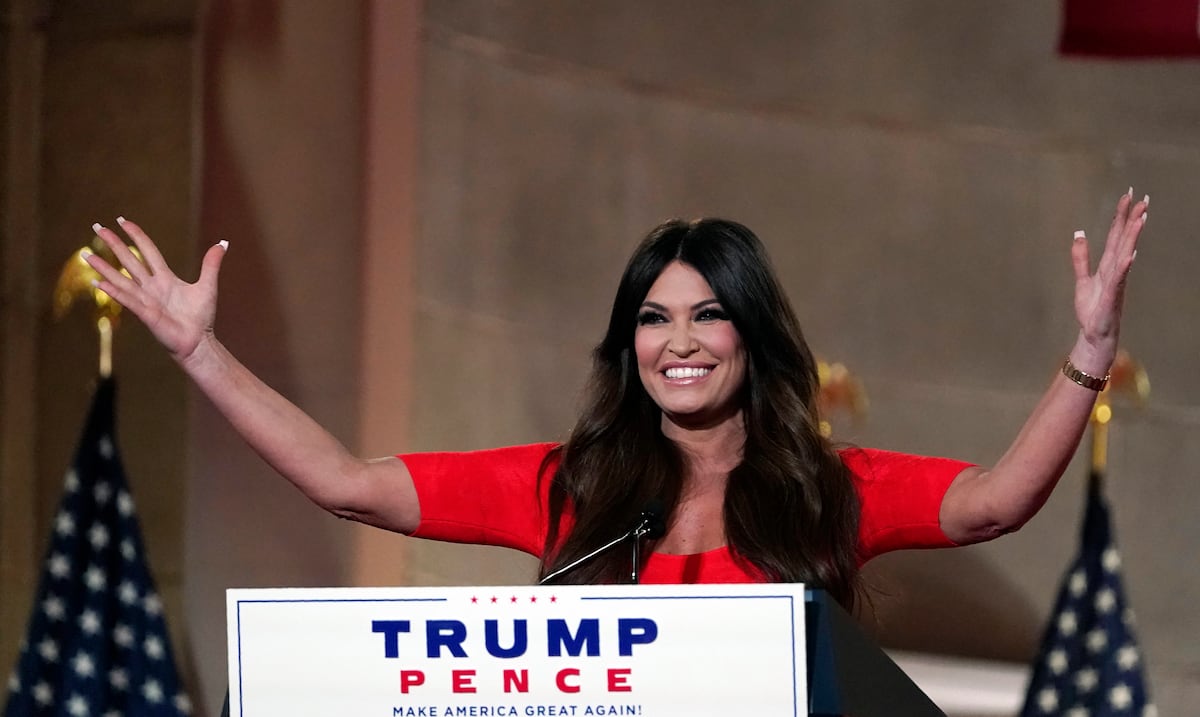 Investigan a embajadora de EE.UU. en Grecia Kimberly Guilfoyle por presunto esquema de "quid pro quo"