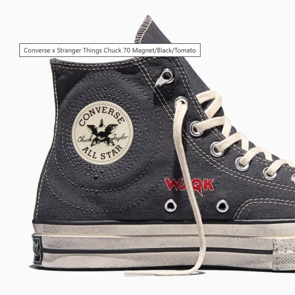 Converse x Stranger Things Chuck 70. El primer modelo de la colección Converse x Stranger Things que saldrá el 4 de diciembre es el Chuck 70 gris en versión bota de lona, diseñado para lucir como si hubieras sobrevivido a Vecna