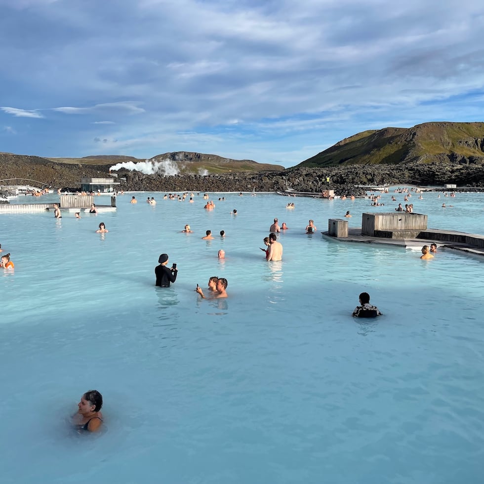 La Laguna Azul tiene aguas con silice-algas y azufre.